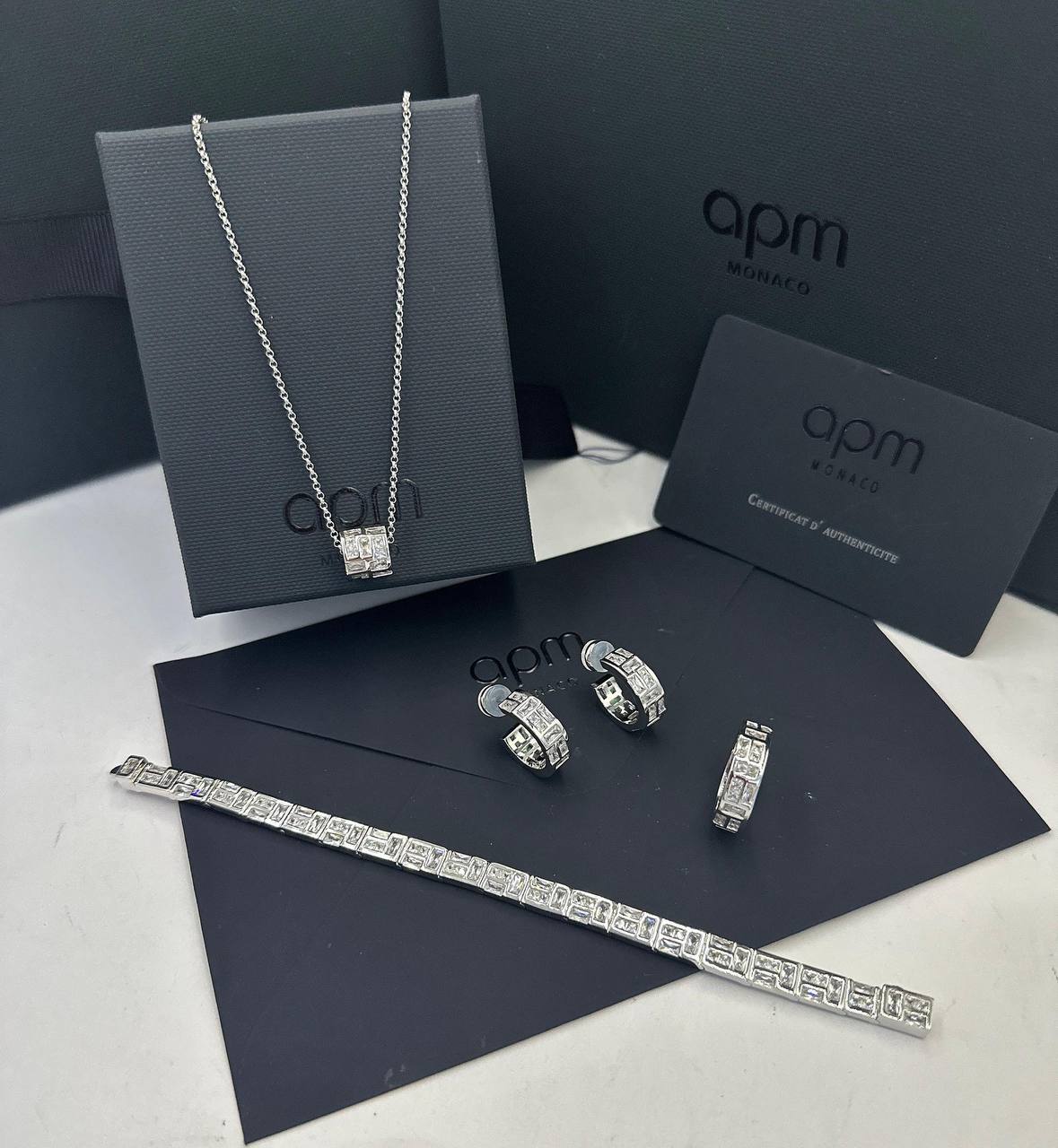Pen
55 dhs🇦🇪🇦🇪
Zain182
♥️♥️♥️