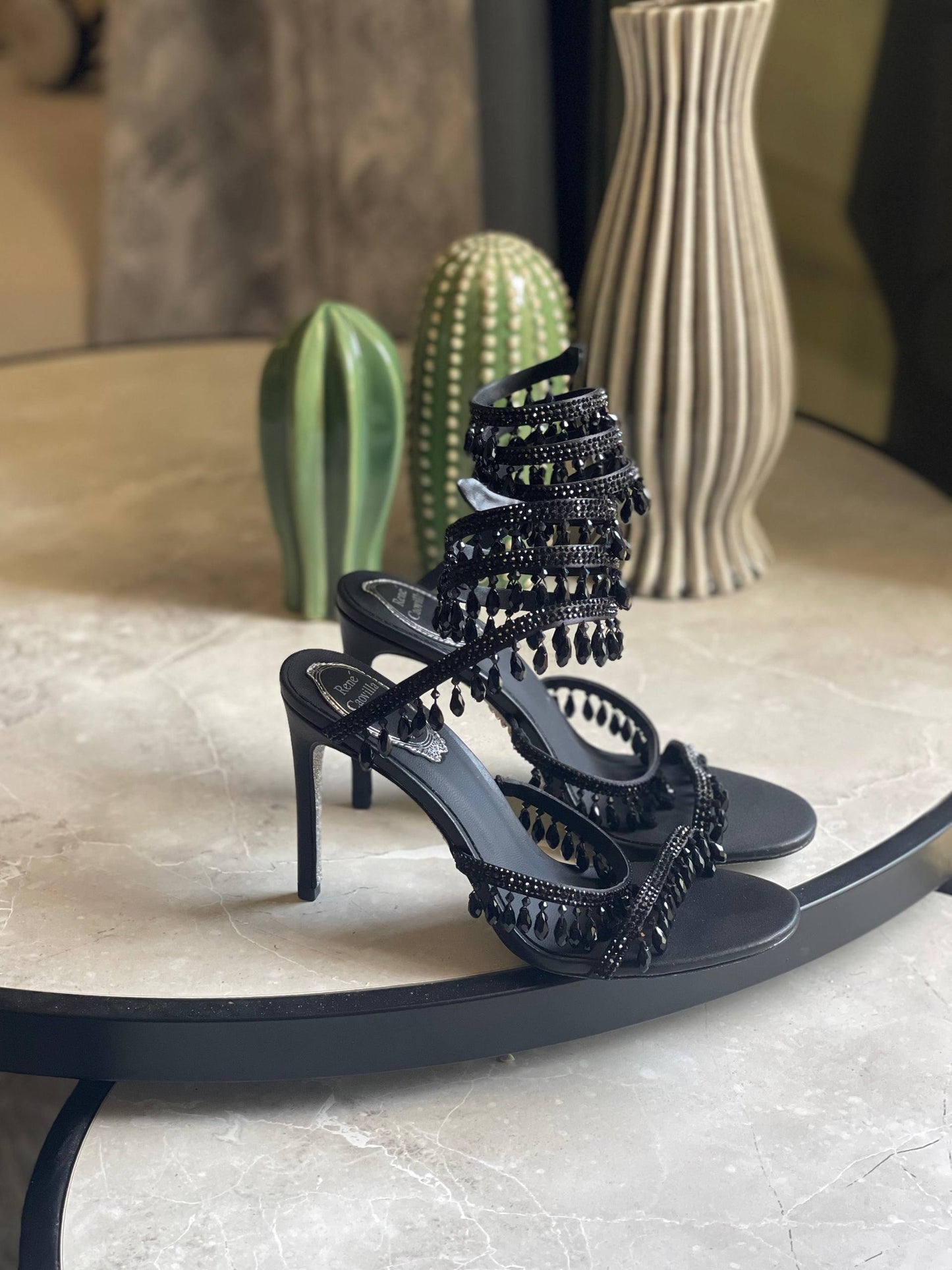 RENE CAOVILLA ✔️
SUPER MASTER QUALITY ✅
Size : 36 TO 41 🐾
570 dhs🗽
Zain113
♥️♥️♥️