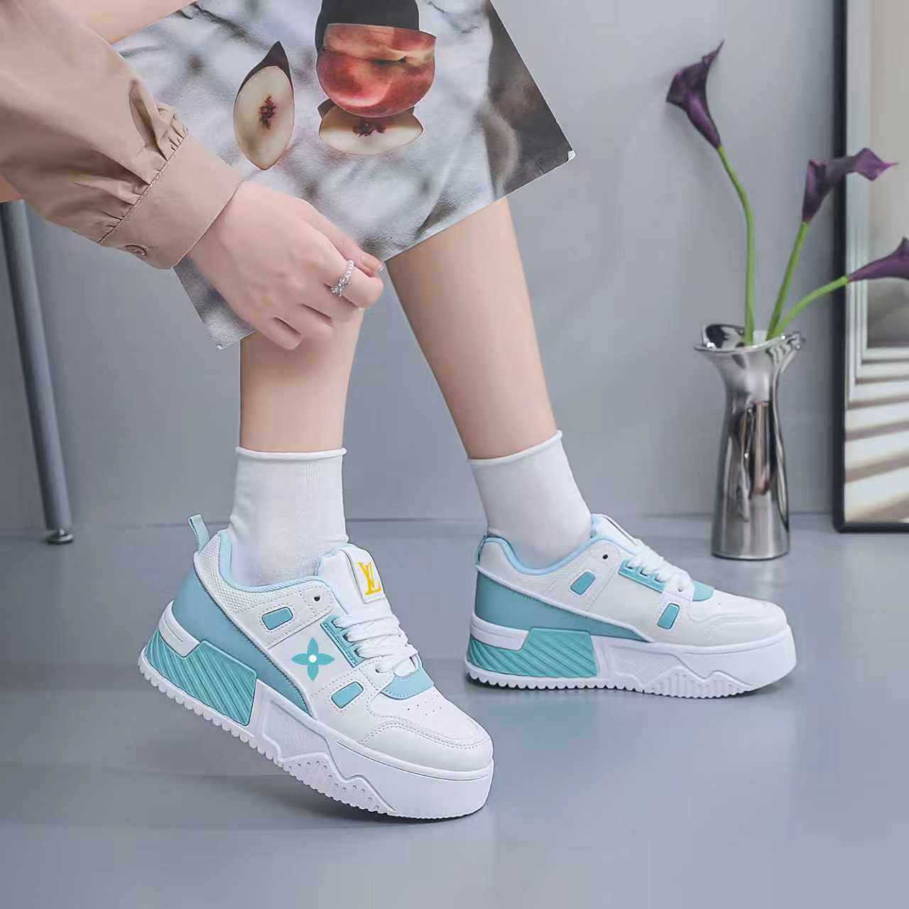 LV
Size 36to41
75 dhs🪙🌨️
Zain163
♥️♥️♥️