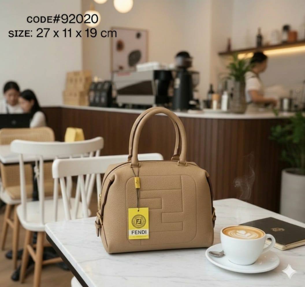 FENDI ғғ ᴄᴜʙᴇ ʙᴀɢ
ᴍᴀᴛᴛᴇ ʟᴇᴀᴛʜᴇʀ ᴍᴀᴛᴇʀɪᴀʟ
ᴄᴀɴᴠᴀs ᴍᴀᴛᴇʀɪᴀʟ
ɢᴏʟᴅ ʜᴀʀᴅᴡᴀʀᴇ
ᴡɪᴛʜ ʟᴏɴɢ sᴛʀᴀᴘ
sɪᴢᴇ : 27 cm
80 dhs✅
Zain31
♥️♥️♥️