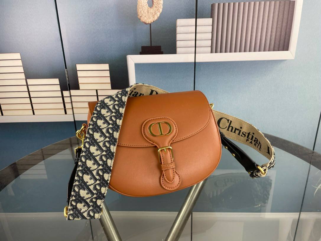 DIOR MASTER QUALITY SPECIAL OFFER WITH BOX
190 dhs🇦🇪🇦🇪
……(leather)
Zain295
♥️♥️♥️