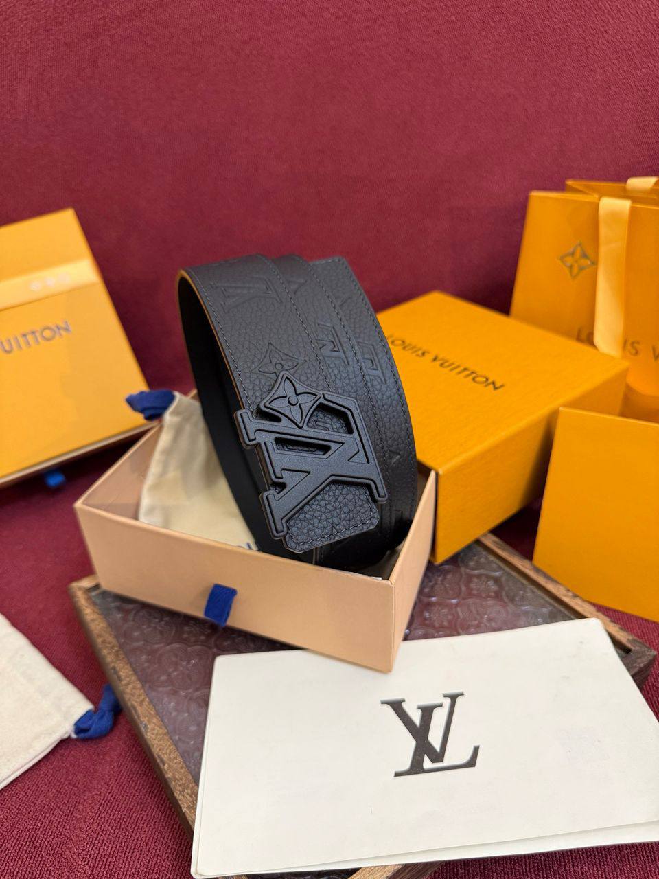 LV
for men
320 dhs🇦🇪🇦🇪
Zain164
♥️♥️♥️