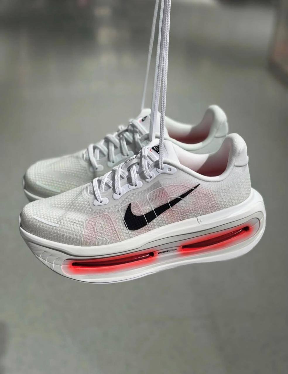 Nike Vomero Premium White Bright Crimson ,
Size 36-45
230 dhs✅
Zain18
♥️♥️♥️
