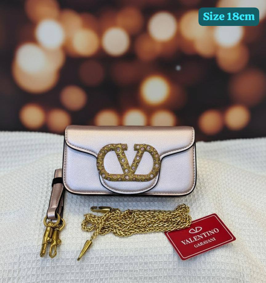 Valentino
Best quality
With box’s
🎁🎁🎁
100 dhs❤️
size 18cm
Zain158
♥️♥️♥️