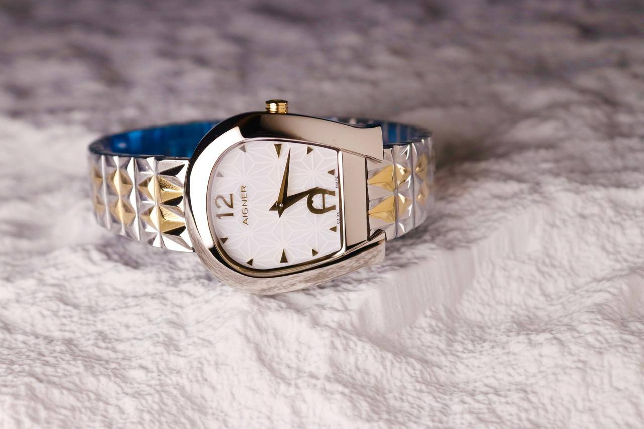 Aigner
260 dhs🪙🌺
Zain33
♥️♥️♥️