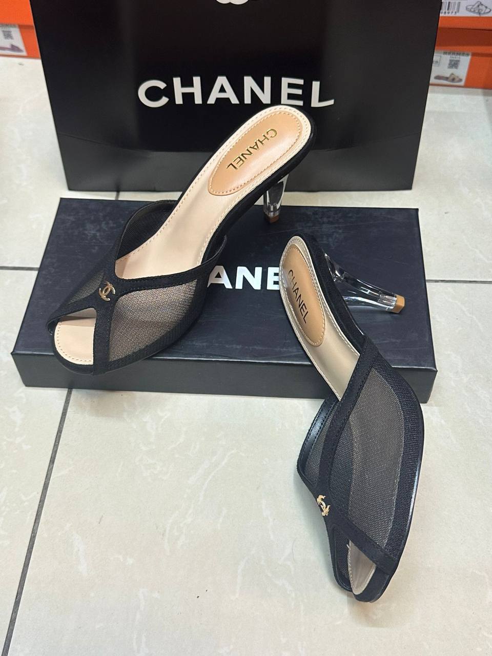 Chanel
Size 36 to 41
110 dhs🪙🌨️
Zain103
♥️♥️♥️
