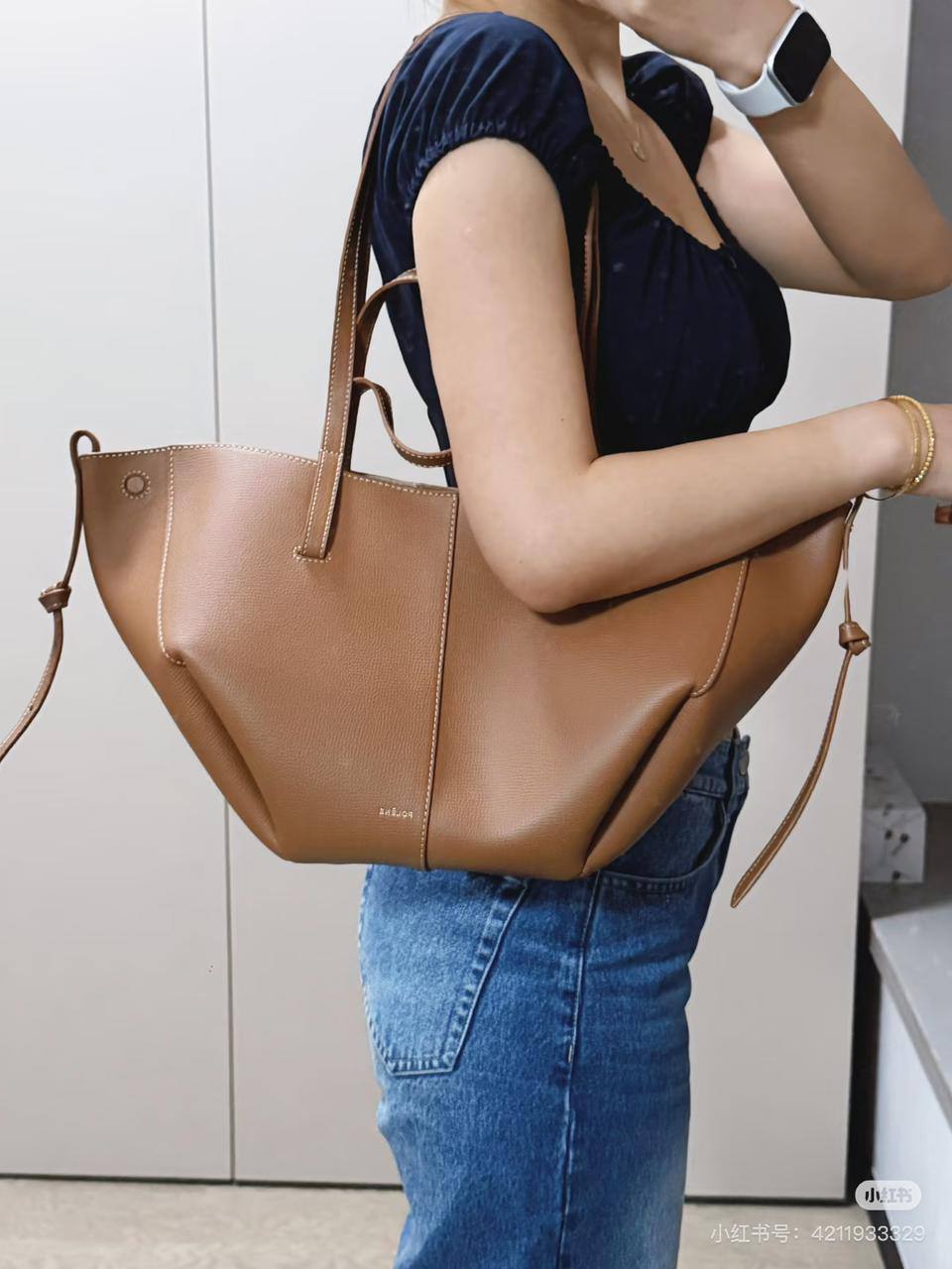 Polene
32*22*13 cm
120 dhs🇦🇪🇦🇪
Zain17
♥️♥️♥️