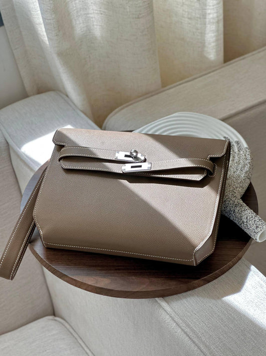HERMES
*❗️KELLY DEPECHES ❗*
*SUPER MASTER QUALITY ❗*
2600 dhs✅
*BOX WITH PAPERBAG❗*
Zain267
♥️♥️♥️