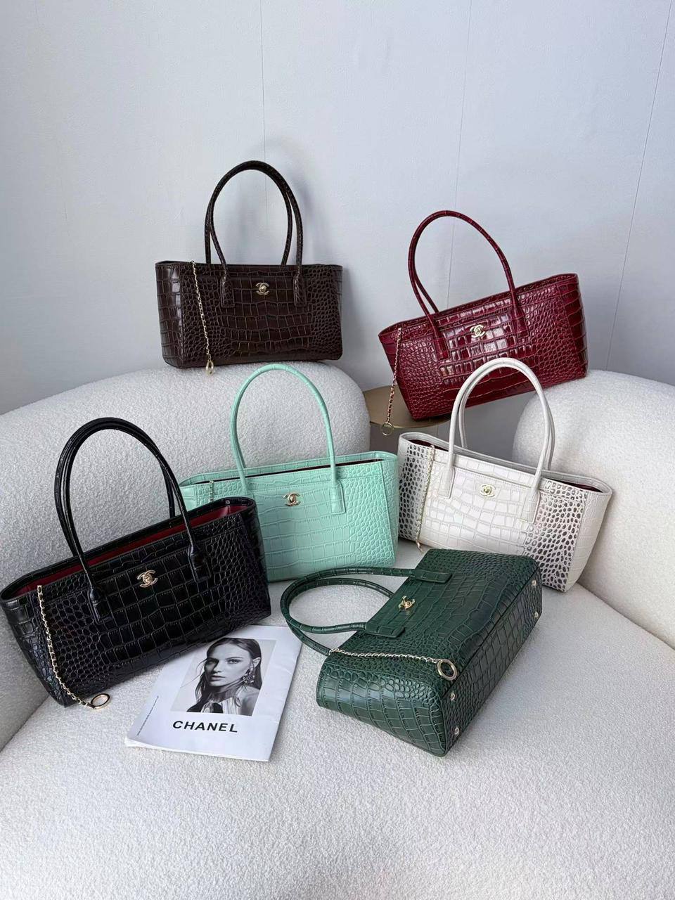 Chanel
High quality
340 dhs🇦🇪
Zain132
♥️♥️♥️