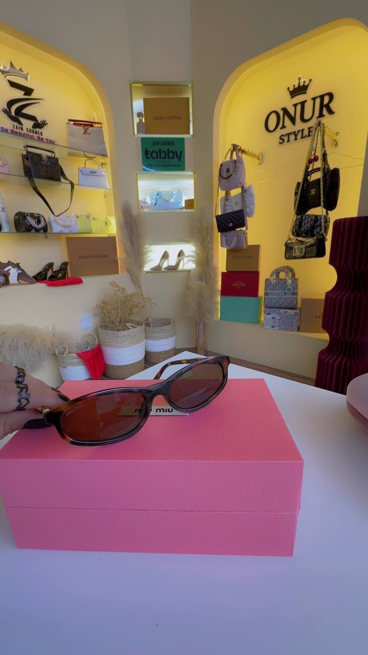 Miu Miu
75 dhs
Zain182
♥️♥️♥️
Zc