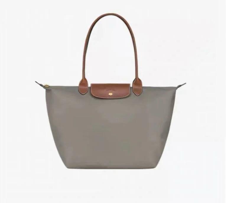 Long Champ
46 cm
75 dhs🇦🇪
Hander is leather
Zain17
♥️♥️♥️
