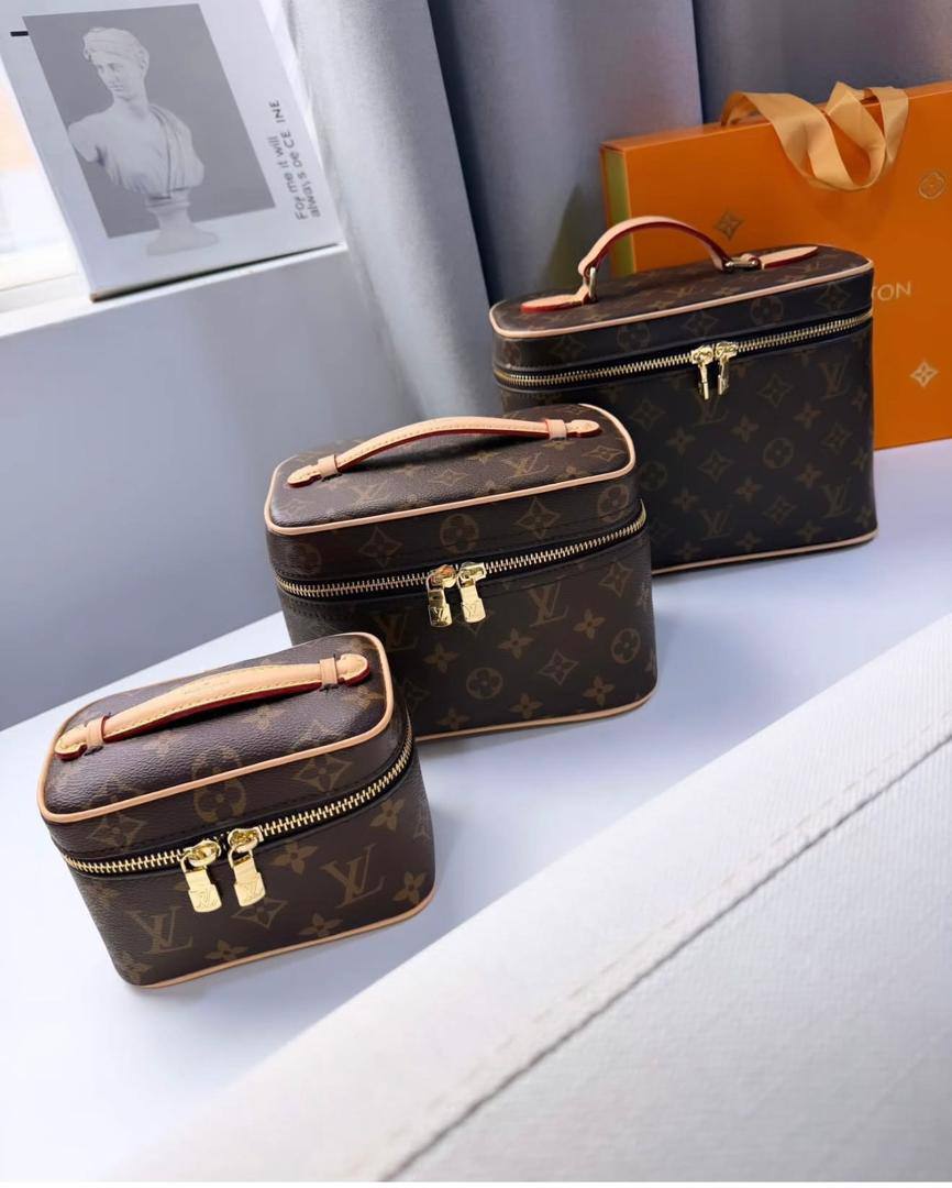 LV
1set
high quality
With box
270 dhs🇦🇪🇦🇪
Zain26
♥️♥️♥️