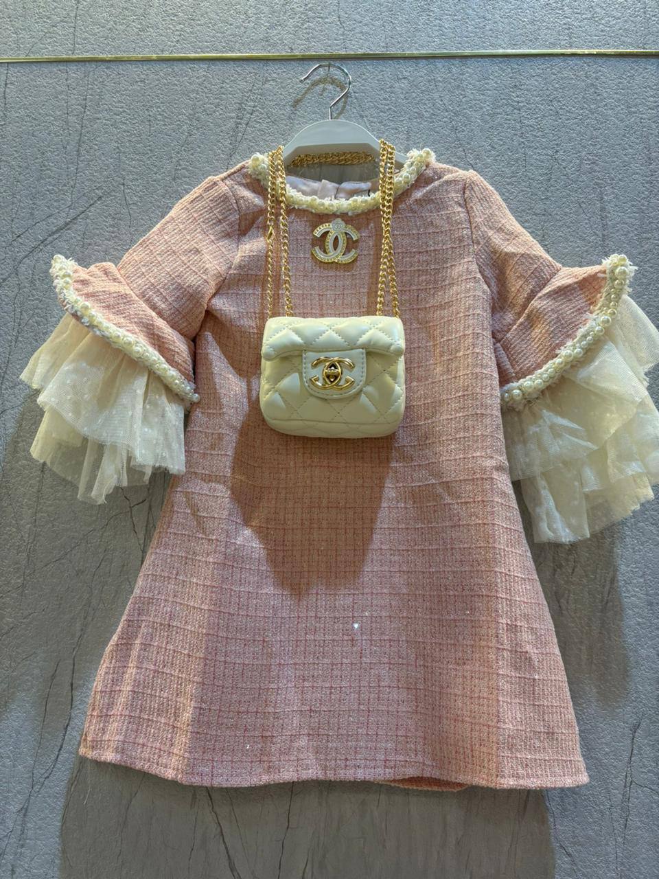 Chanel
2-10y
180 dhs💓
Zain151
♥️♥️♥️