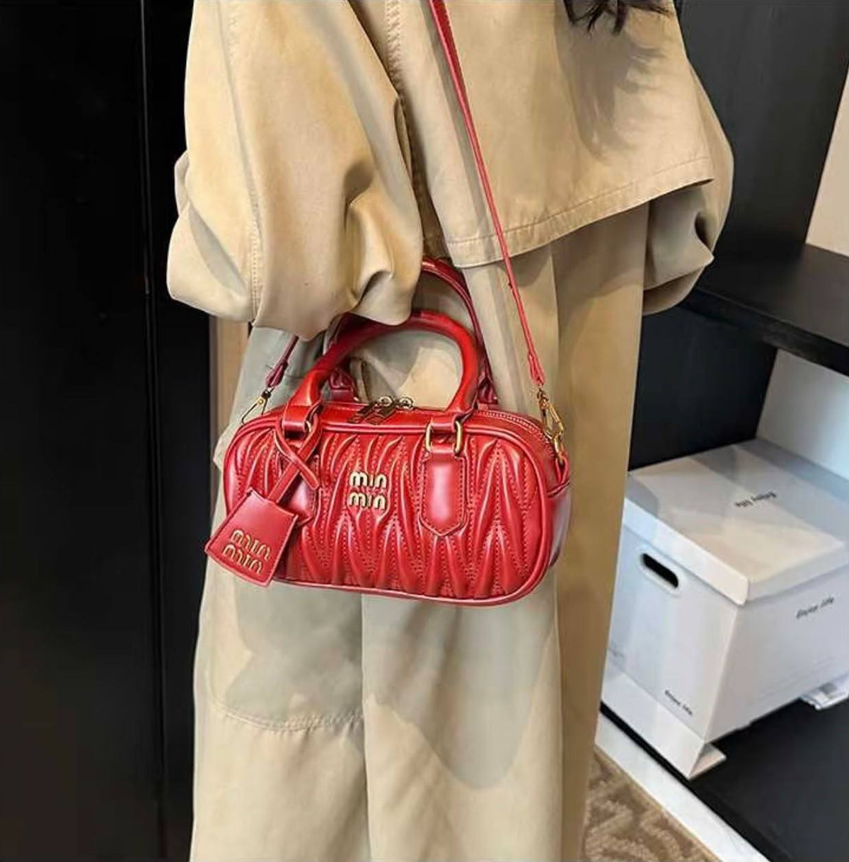 MIU MIU
NEW CAME
HIGH QUALITY
WITH BOX
115 dhs🇦🇪🇦🇪
Zain39
♥️♥️♥️