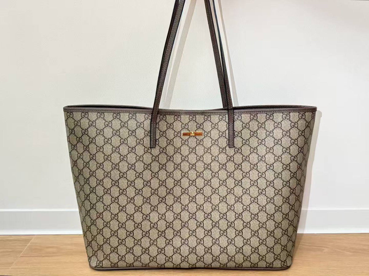 GUCCI
SIZE 51 CM
110 dhs🇦🇪🇦🇪
Zain244
♥️♥️♥️