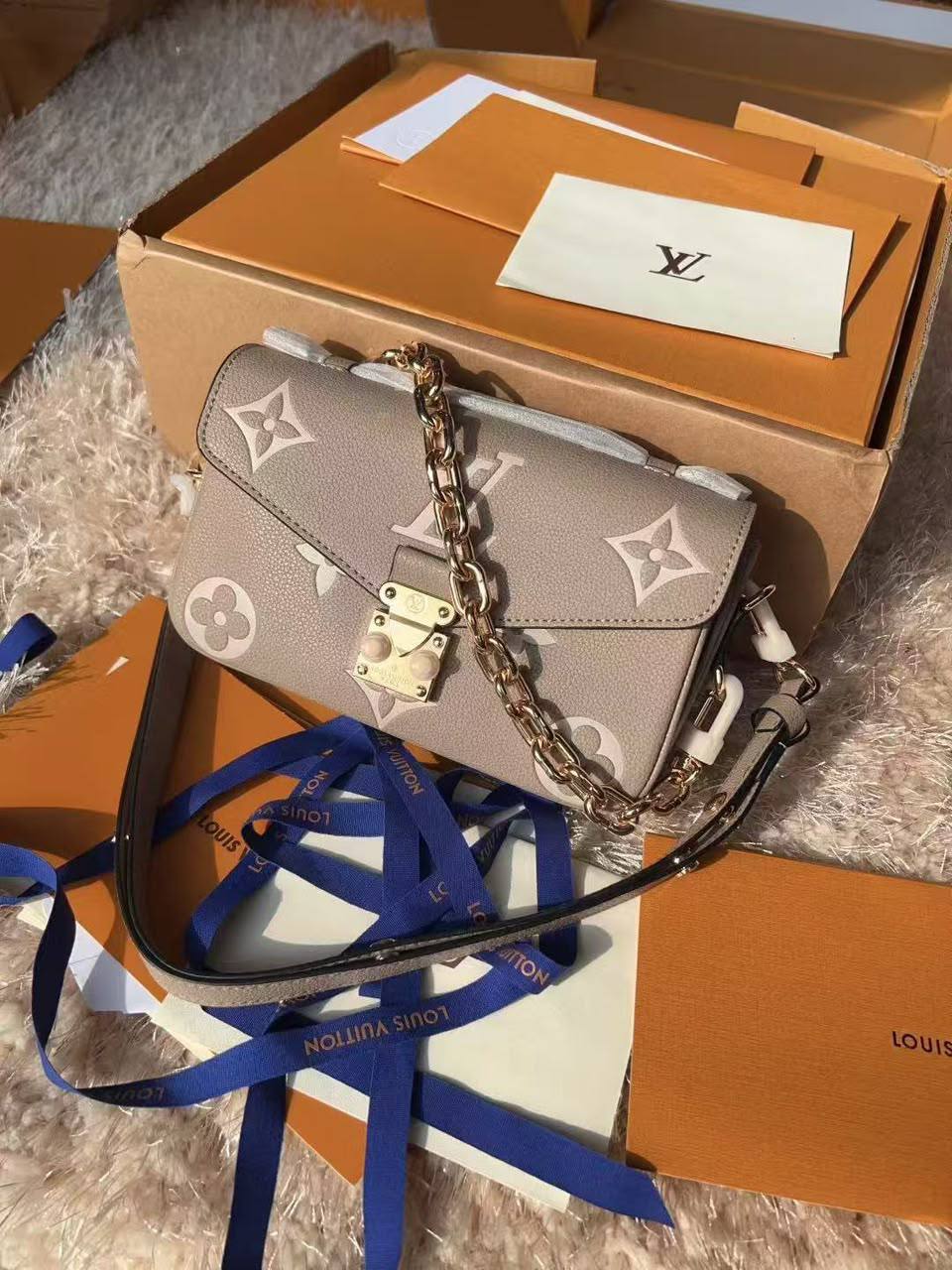 LV
Master💓💓💓
280 dhs✅
Zain153
♥️♥️♥️