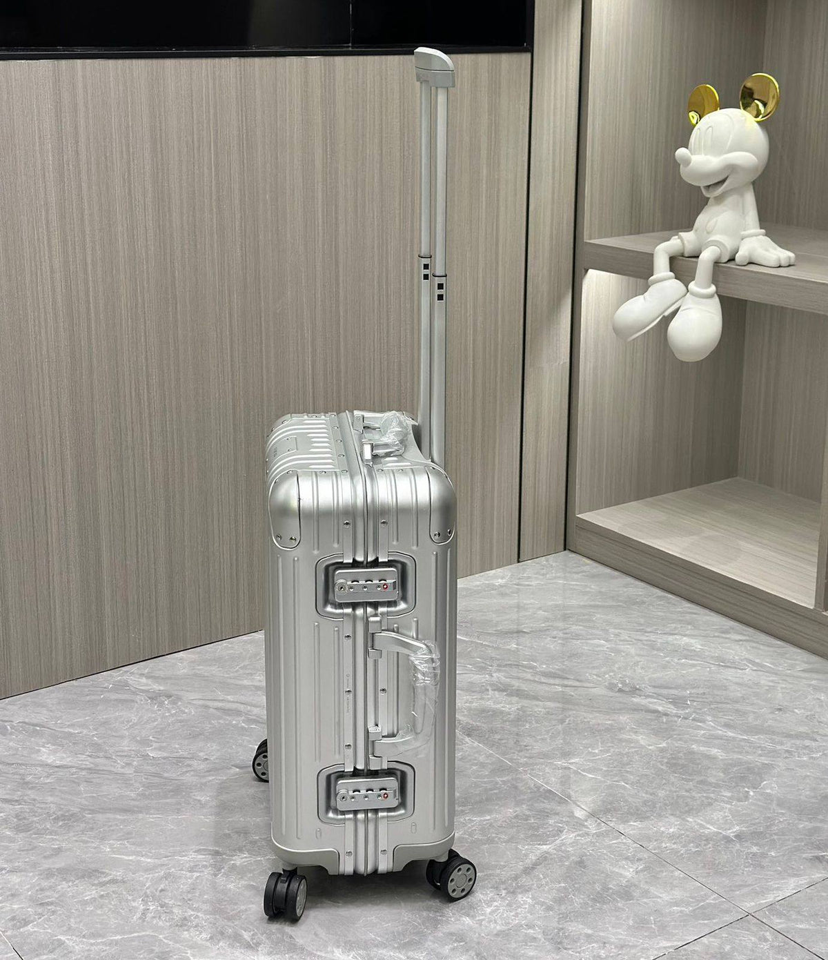 Rimowa
Super Master quality
Small 790 dhs
Medium 890 dhs
Large 990 dhs
Zain250
♥️♥️♥️