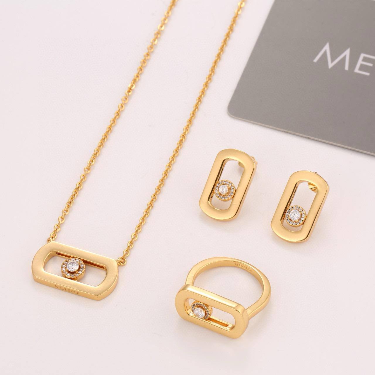 Messika
NECKLACE
EARRING
RING
SET 105 DHS🗽
WITH BOX AND PAPER BAG
🎁🎁🎁
Zain89
♥️♥️♥️