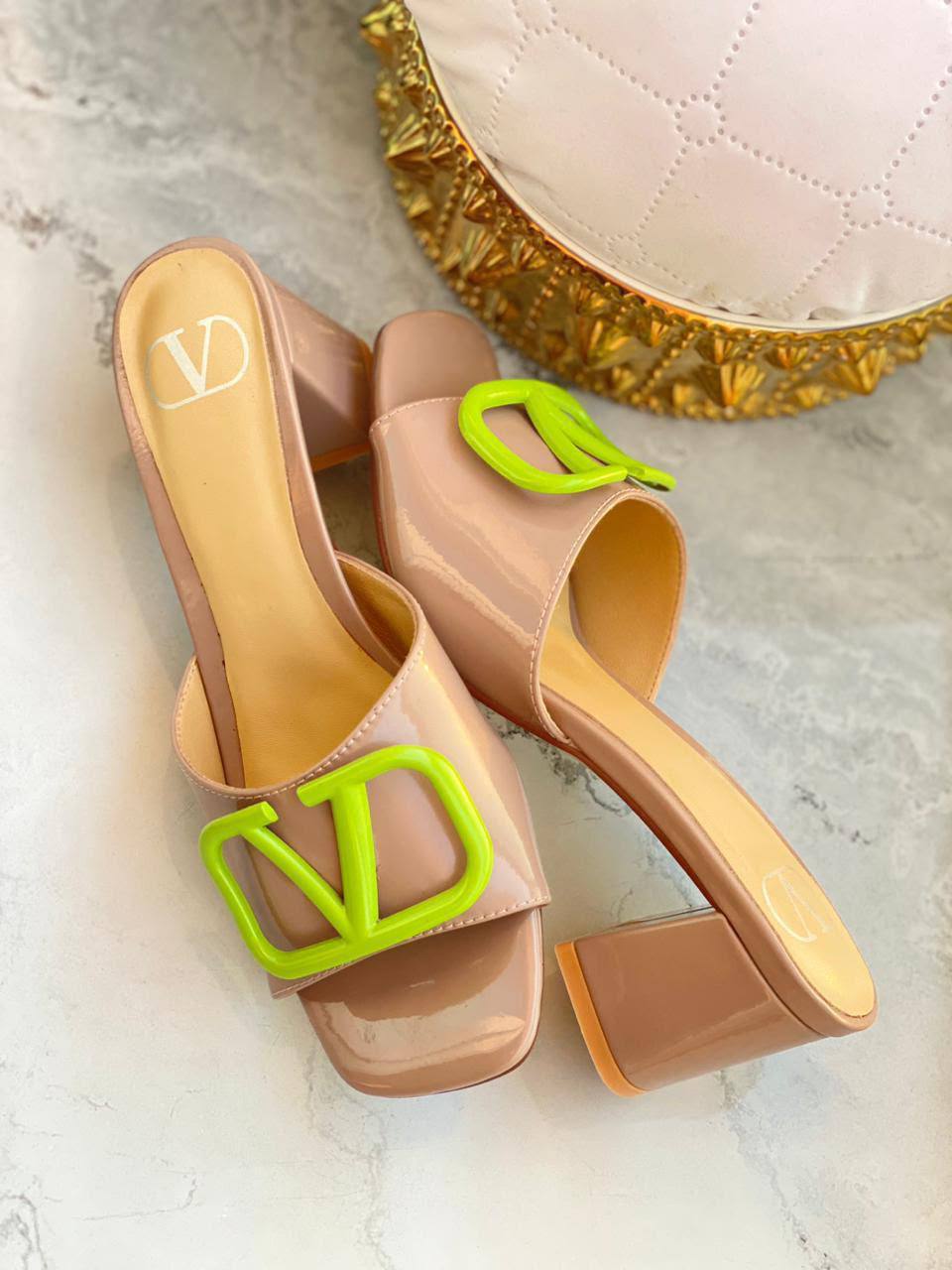 Valentino
Size: 37 to 41
150 dhs🇦🇪🇦🇪
Zain180
♥️♥️♥️