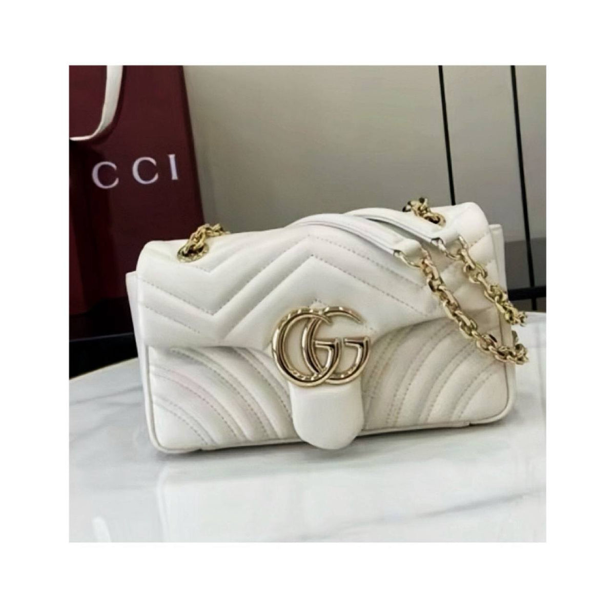 GUCCI
RESTOCK GOOD QUALITY
WITH BOX
🎁🎁🎁
100 dhs🪙💕
Zain39
♥️♥️♥️