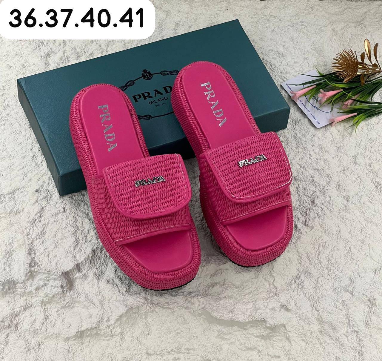 Prada slippers
Speial price. offer offer
75 dhs✅
Sizes write in photos
Zain80
♥️♥️♥️