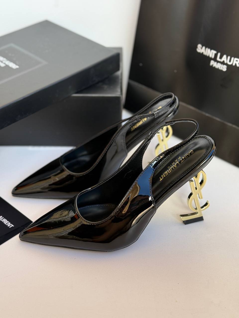 YSL
☘️ *SIZE 36 to 41 ☘️
280 dhs👑
Zain224
♥️♥️♥️
