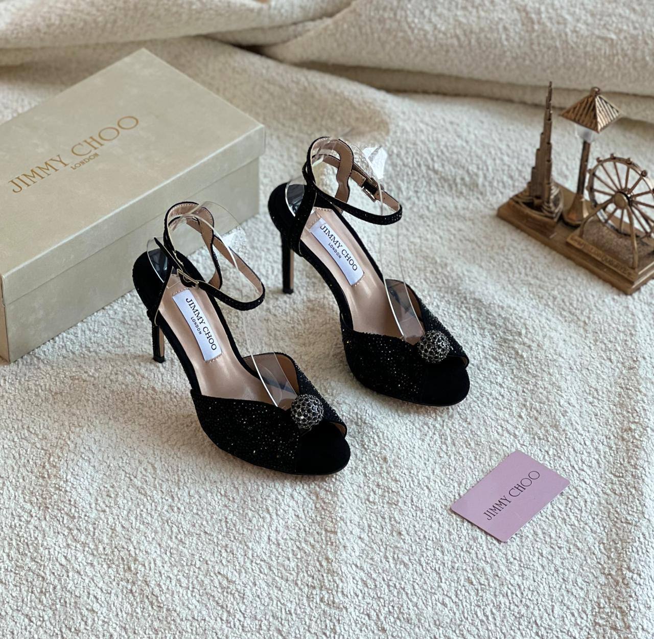 . New jimmy choo heel
Size . 36. to 41
130 dhs🪙
Zain80
♥️♥️♥️