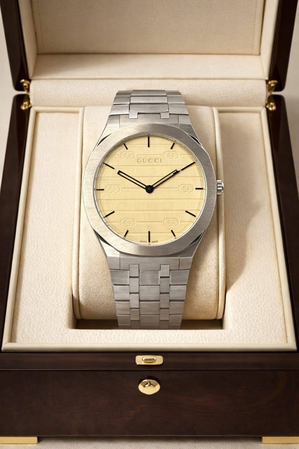 Gucci watch for men
good quality
230 dhs❣️
Zain59
♥️♥️♥️