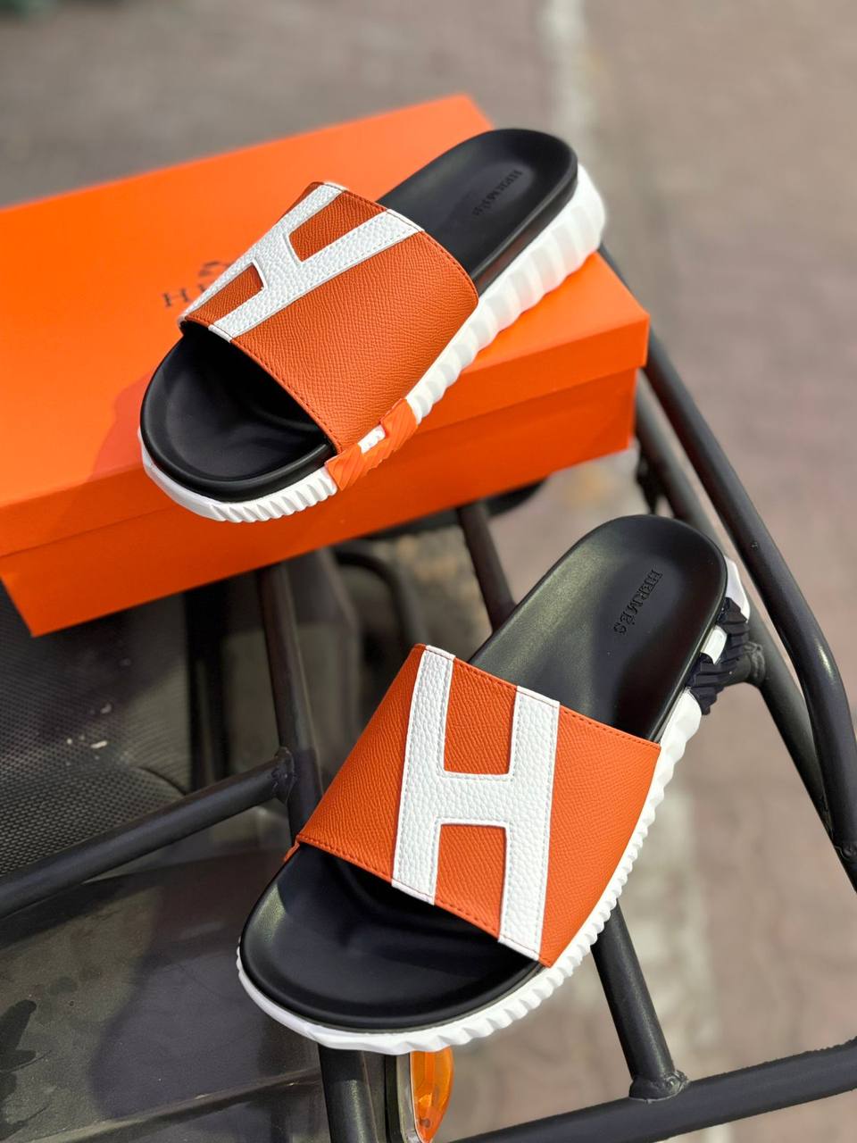Hermes
120 dhs🪙💚
Size 40-45
Zain55
♥️♥️♥️
