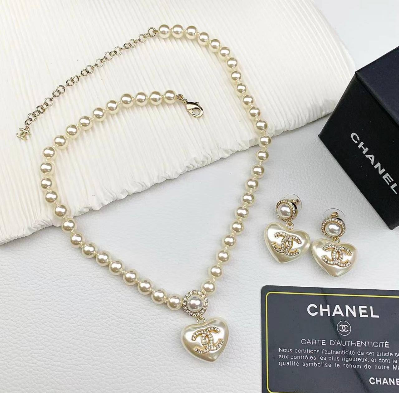 Chanel SET
Master
Necklace Earrings
150 dhs🪙🌨️
Zain89
♥️♥️♥️