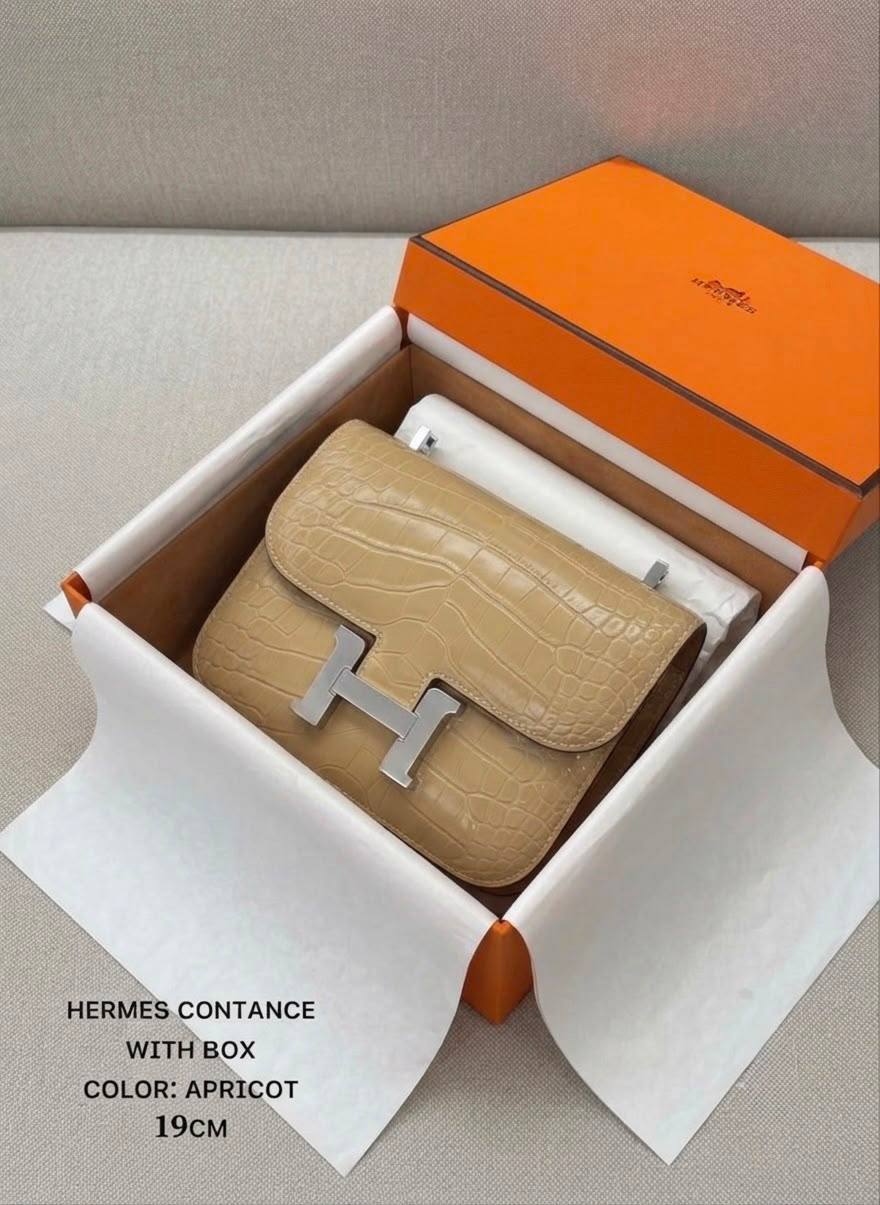Hermes ᴄᴏɴsᴛᴀɴᴄᴇ
ᴡɪᴛʜ ʙᴏx
ᴄʀᴏᴄᴏᴅɪʟᴇ ᴅᴇsɪɢɴ
sɪᴢᴇ:19ᴄᴍ
100 dhs✅
Zain56
♥️♥️♥️