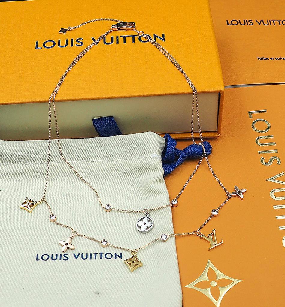 LV
NECKLACE* 🔅
65 dhs❤️
_*Each*_
Zain89
♥️♥️♥️