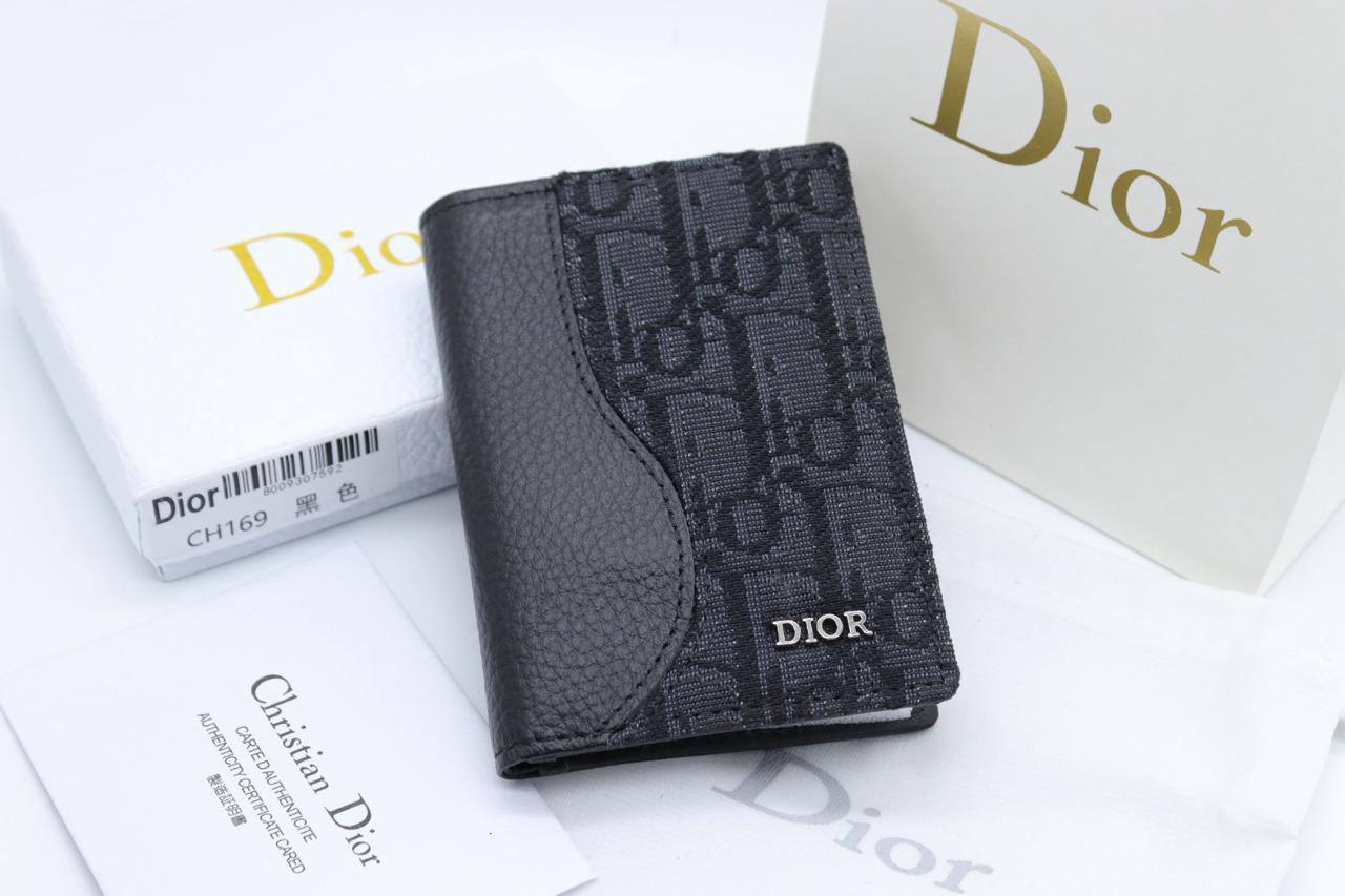 Dior Master Wallet
105 dhs🌺
With Box And Paper Bag
🎁🎁🎁
Zain33
♥️♥️♥️