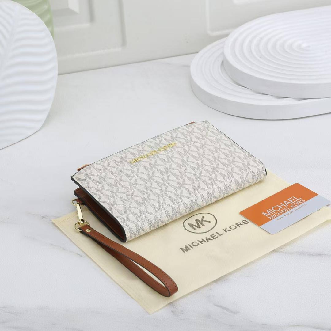 MK Wallets
55 dhs🪙💚
high quality
Zain26
♥️♥️♥️