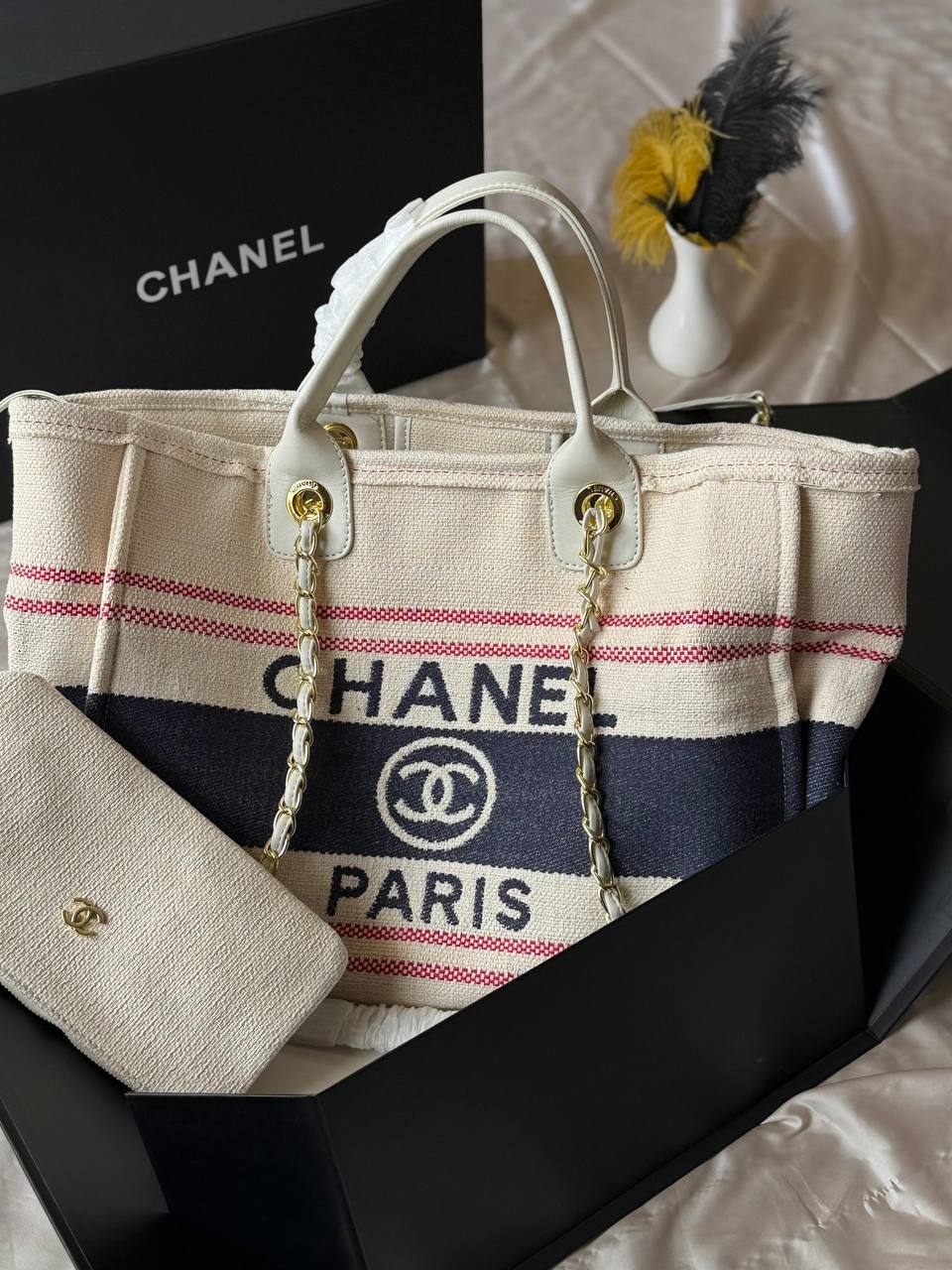 Available Again✨✨✨
CHANEL
36cm
380 dhs🪙💕
Top quality
With box🎁
Zain167
♥️♥️♥️