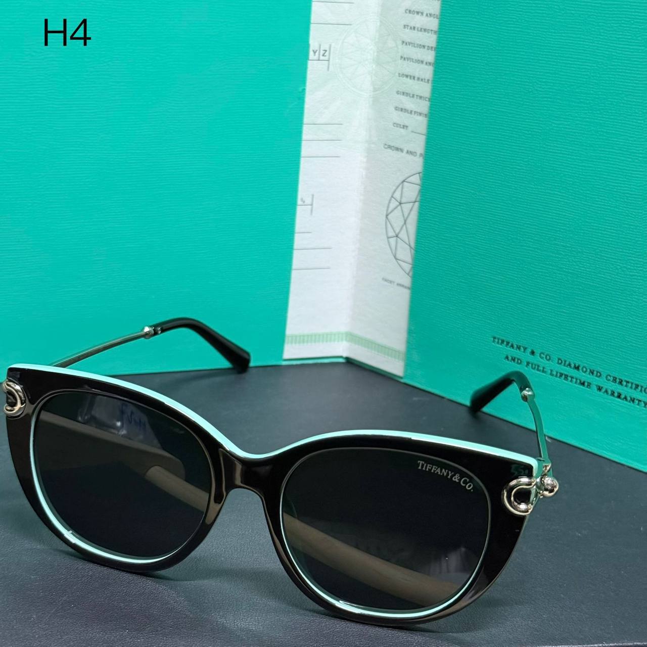 Tiffany ❤️🔥*
Sunglasses 🕶️
Copy one❣️
good quality 💯
With master box 🗃️
50 dhs❤️
Zain216
♥️♥️♥️