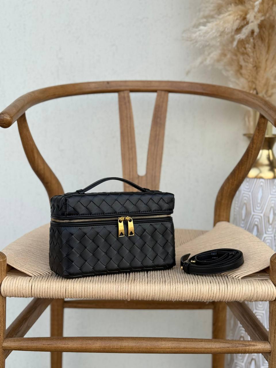 BOTTEGA VENETA*
20cm
330 dhs❤️
Top quality
With box🎁
Zain167
♥️♥️♥️