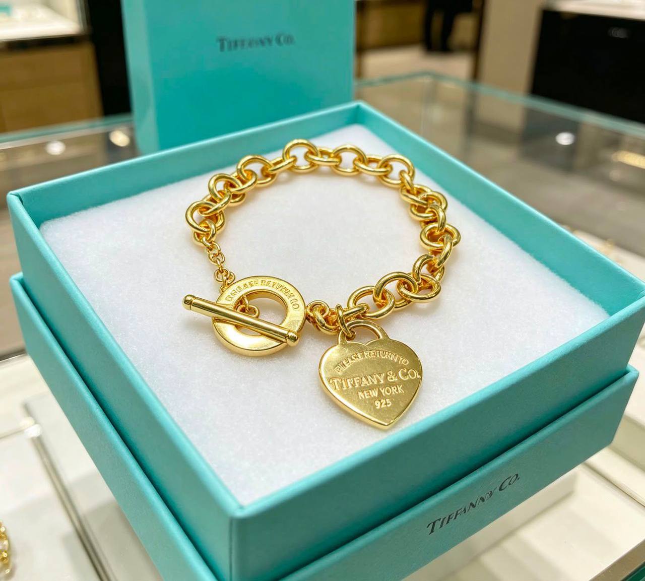 Tiffany set* 💐
Necklace
Bracelet
Master quality
*100* AED normal box 📦
Zain48
♥️♥️♥️