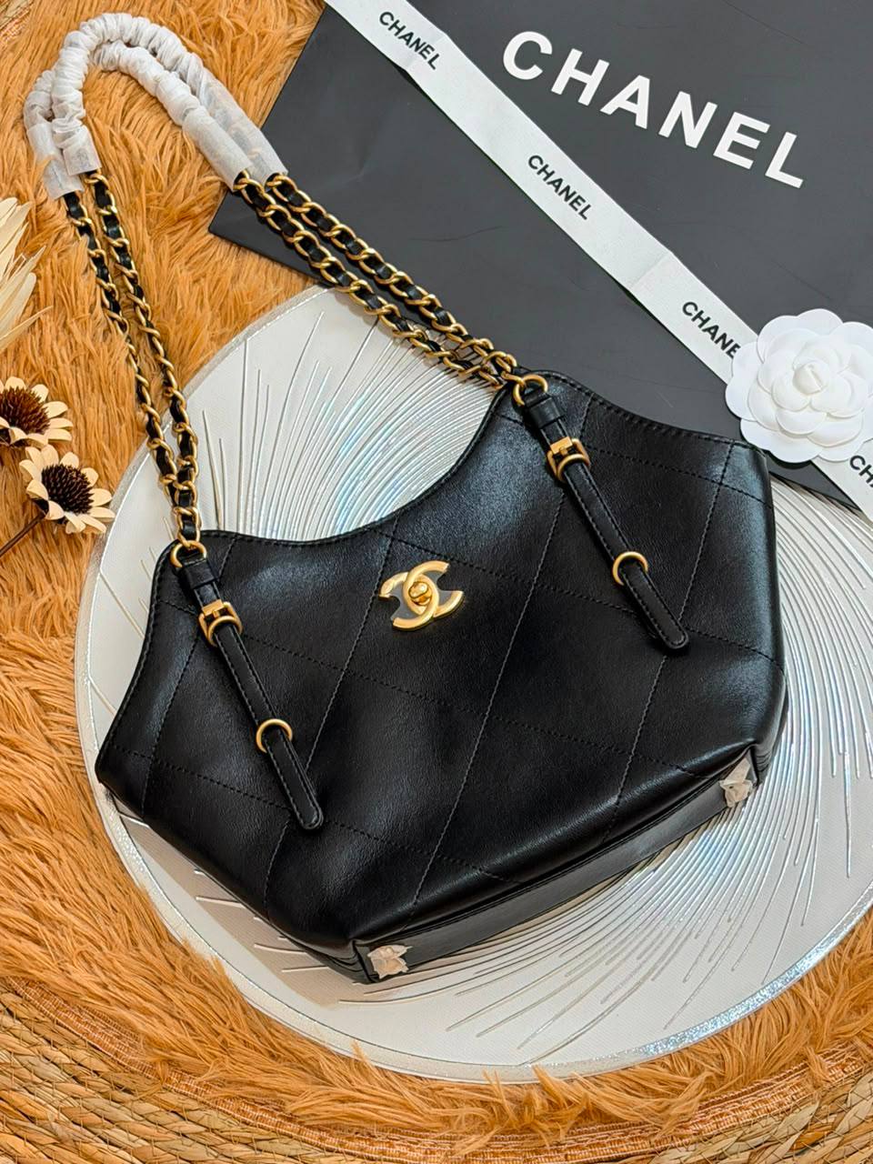 Chanel
230 dhs🇦🇪🇦🇪
Zain134
♥️♥️♥️