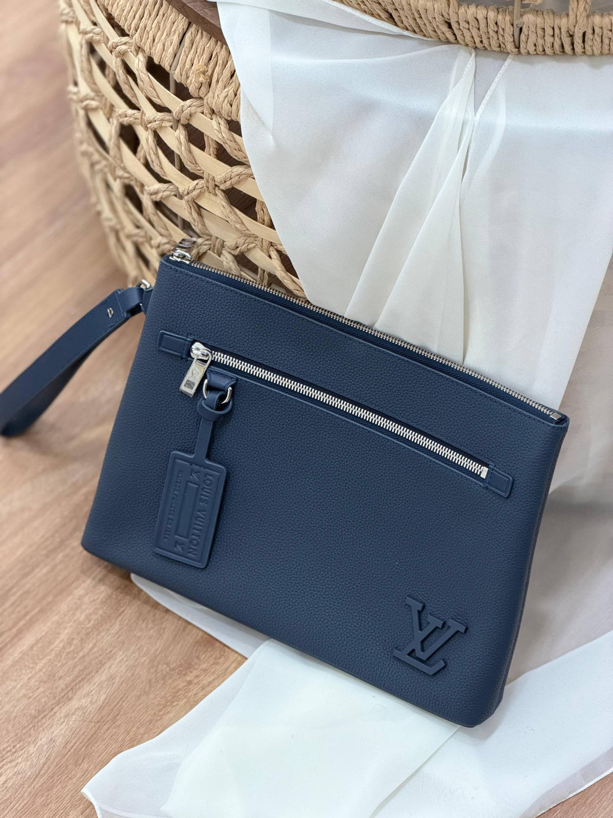 NEW COLLECTION
BRAND- LOUIS VUITTON
POUCH
SUPER MASTER QUALITY
For Price 👇 WhatsApp✅
0568585901
0507557372
0552275751 Owner Zain 👌
Zain267
♥️♥️♥️