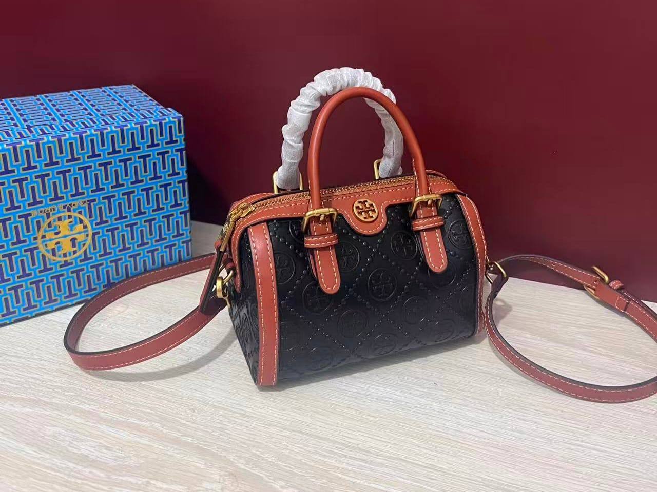 Tory Burch
85 dhs🪙🌨️
with box
🎁🎁🎁
size 18cm
Zain26
♥️♥️♥️