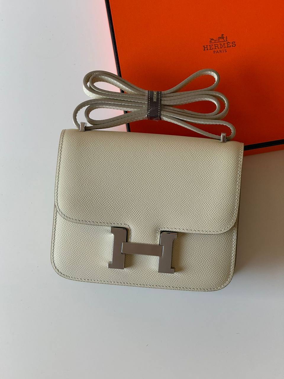 Hermes
constance 18cm💥Master quality ✅with box📦
340 dhs✅
Zain52
♥️♥️♥️