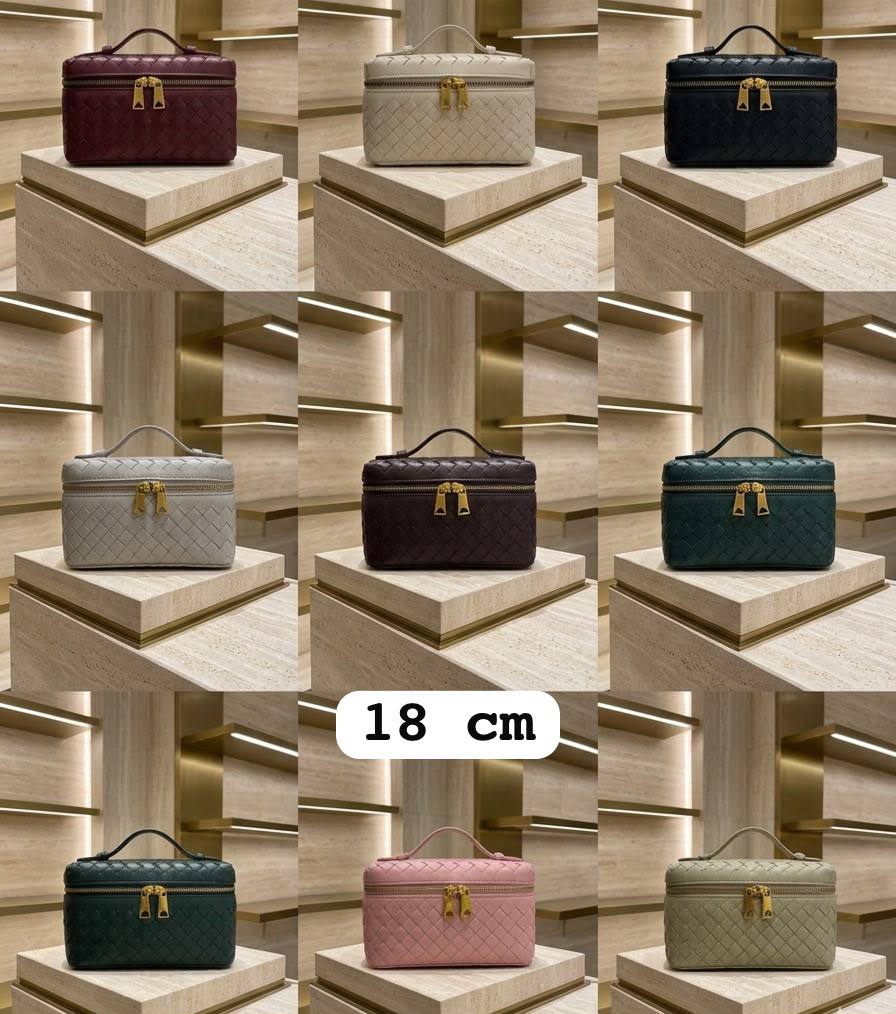 BOTTEGA
95 dhs✅
with box
🎁🎁🎁
Zain90
♥️♥️♥️