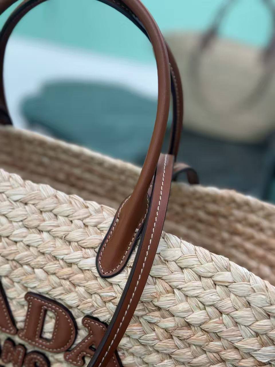 Prada
Super master quality
For Price 👇 WhatsApp✅
0568585901
0507557372
0552275751 Owner Zain 👌
Zain315
♥️♥️♥️