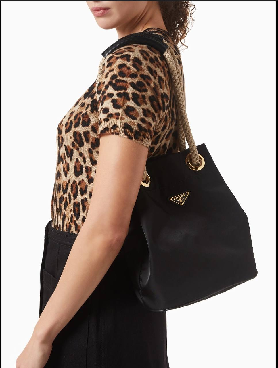 PRADA ᴍᴀʀɪɴᴇʀ
ʀᴇ- ɴʏʟᴏɴ ʙᴜᴄᴋᴇᴛ ʙᴀɢ
ᴡɪᴛʜ ʀᴏᴘᴇ ʜᴀɴᴅʟᴇ sᴛʀᴀᴘ
ɢᴏʟᴅ ʜᴀʀᴅᴡᴀʀᴇ
sɪᴢᴇ: 24 cm
75 dhs✅
Zain31
♥️♥️♥️