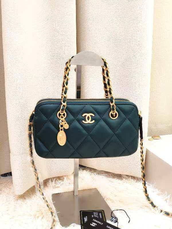 Chanel
90 dhs🪙
with box
🎁🎁🎁
high quality
21cm
Zain26
♥️♥️♥️