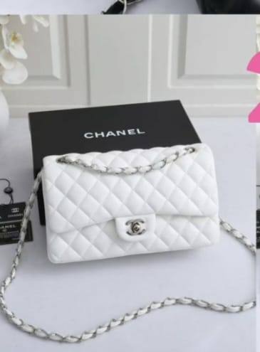 Chanel
nice quality
110 dhs✅
withbox
Zain143
♥️♥️♥️