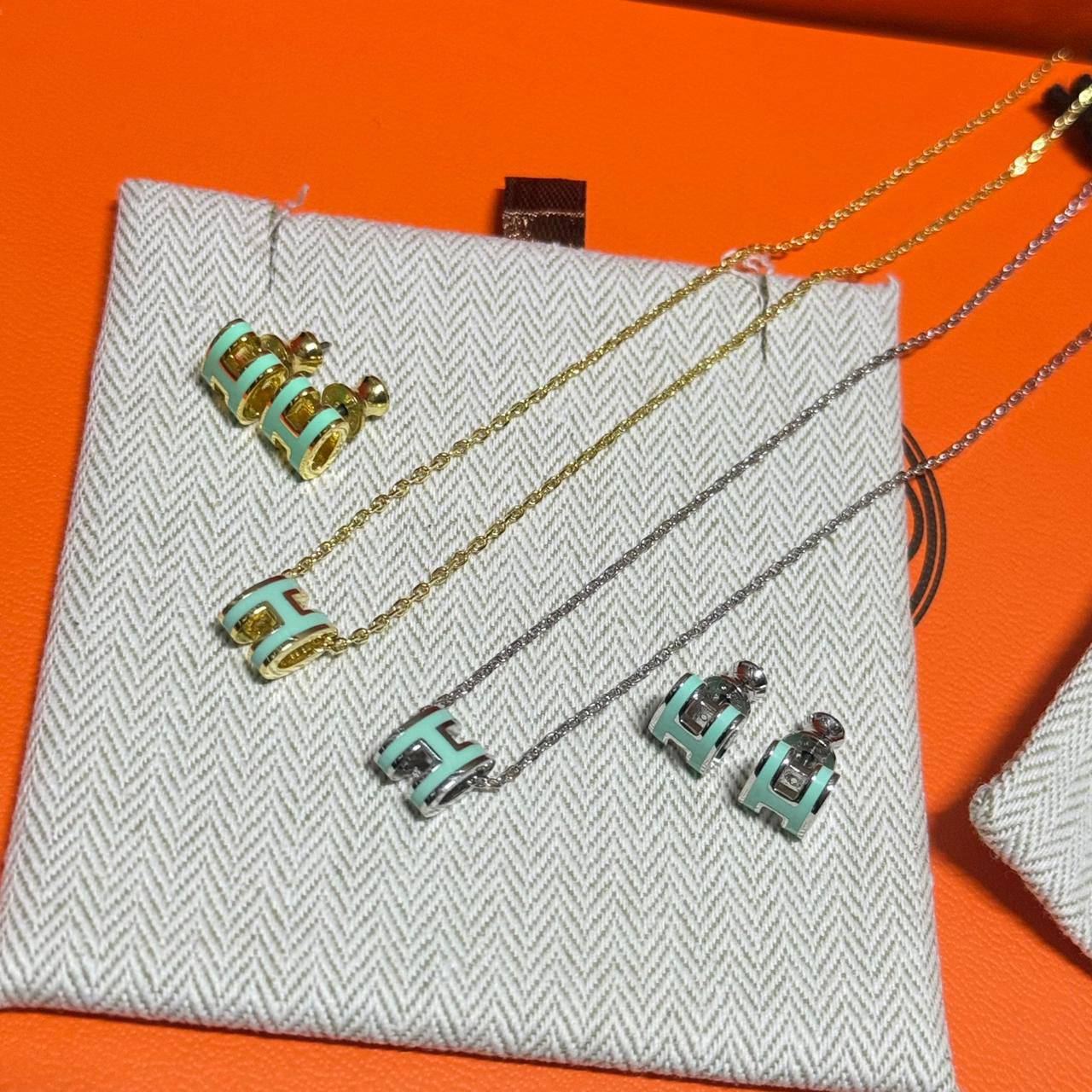 Hermes ❤️🔥*
Necklace 🐦🔥
Earring🦋
Master quality 💯
With normal boxes 🗃️
95 dhs🪙🌨️
With master box 📦
115 dhs🪙🌨️
Zain216
♥️♥️♥️