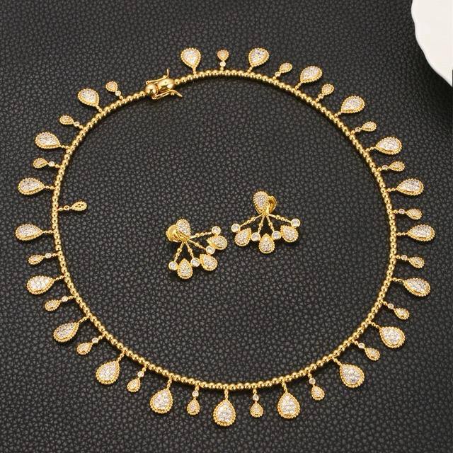 Bouchron SET
220 dhs🪙💚
NECKLACE
EARRINGS
WITH BOX AND PAPER BAG
🎁🎁🎁
Zain89
♥️♥️♥️