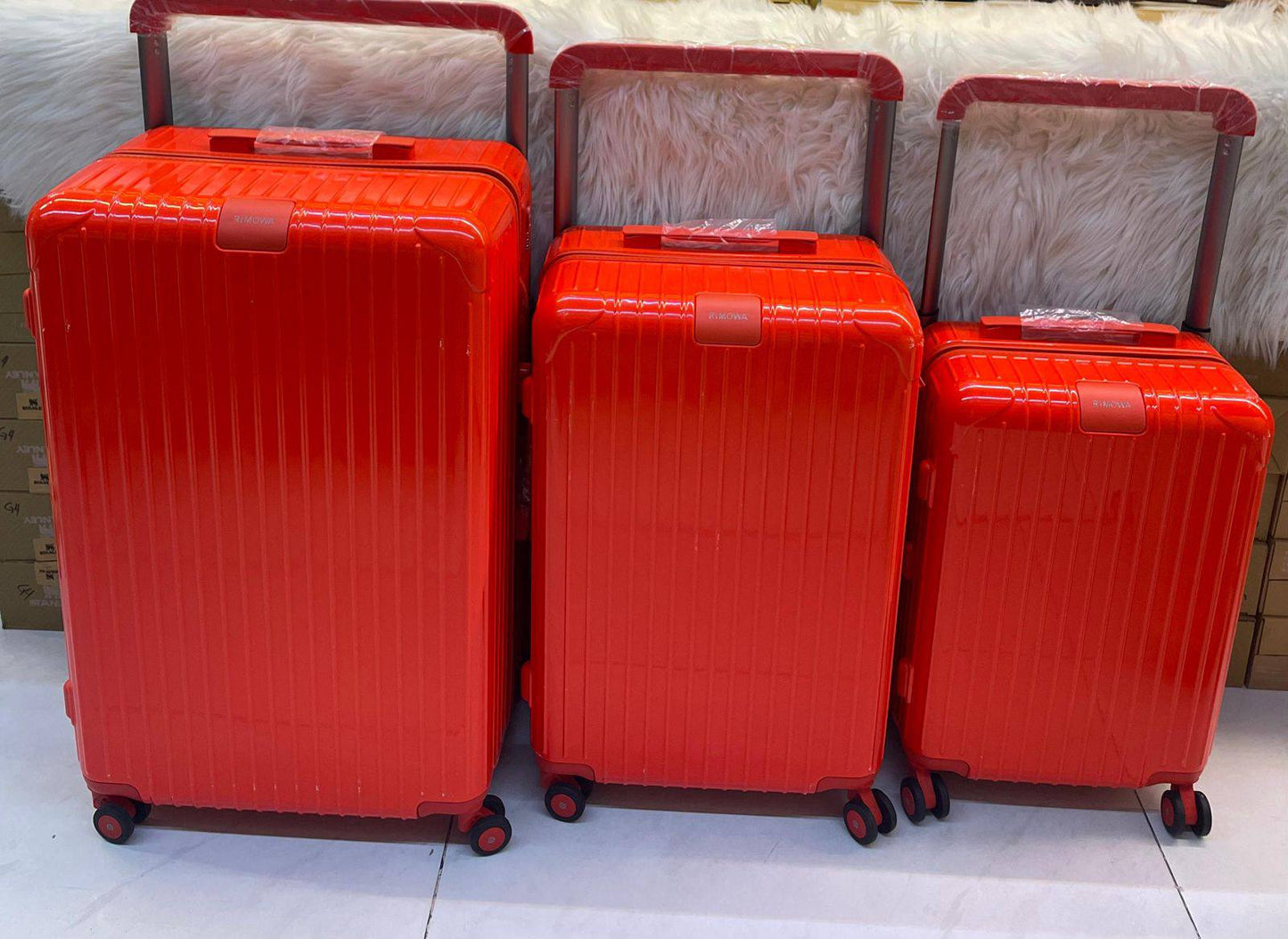 RIMOWA TRAVEL BAG
3 PCS in 1 SETS
1650 dhs❣️
Master Quality 😍
Zain88
♥️♥️♥️